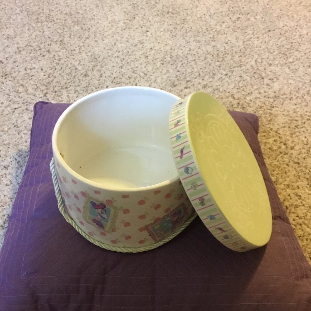 Ceramic Minnie Mouse Lidded Container - Picture 2 of 3